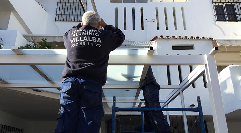 Instalación de cortinas de cristal