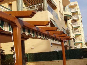 pergola imitacion madera